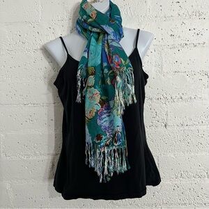 Womens Scarf Blue Green Floral Fringe 27 x 68 inches E7